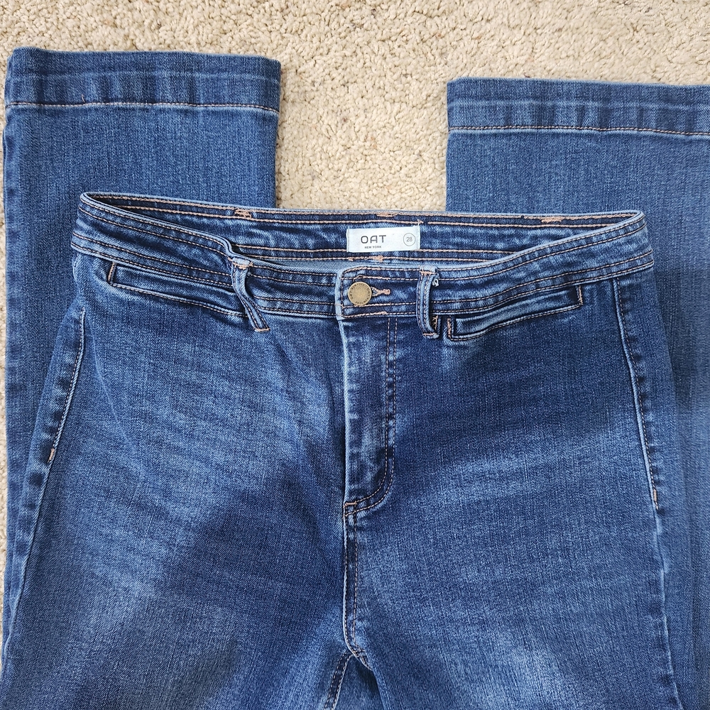 Oat New York Straight-Leg Stretch Jeans in Medium Blue